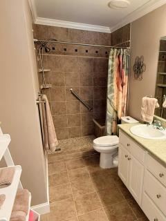 Grandys Place, Home in Hartselle, walk to Stadium, near downtown, King bed - 6