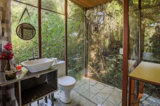 Casa de Vidro na Mata há 90km de São Paulo, com Lago, Piscina, Caiaque, Stand UP, Cascata e Escorrega no Lago - Quinta do Vale Itatiba - 3