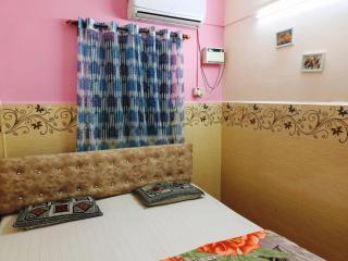 Xavier's guesthouse Wi-Fi and Villa - 8