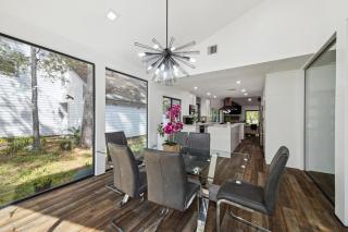 Luxury House in the Woodlands - 2