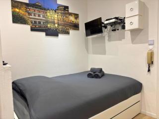 La Petite Escale - Gare de Strasbourg - Petite France - Commerces à Proximité - 9