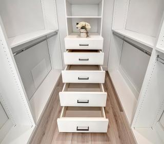 Modern 3BR with King Bed, Gated Pool and BBQ Oasis - 7