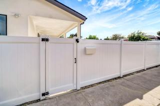 Modern 3BR with King Bed, Gated Pool and BBQ Oasis - 5