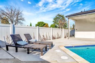 Modern 3BR with King Bed, Gated Pool and BBQ Oasis - 1
