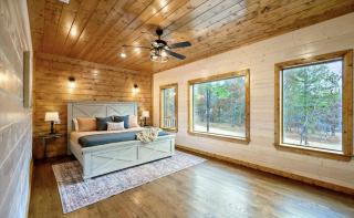 Whispering Winds, Luxury Cabins, Sleeps 22 - 1