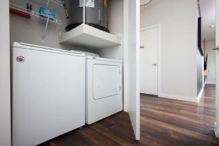 Cozy 2BR w Pool Gym Near Rvrwalk Dome Conv Ctr - 2