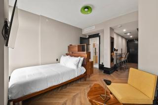 Freeman 901 by Rove Studio with Shared Amenities - 4