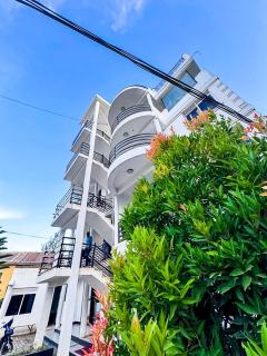 Lakeview Suites by SYLV ESTATE - 9