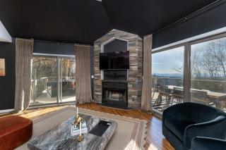 Mountain Views Private Sauna Wet Bar Hot Tub - 1