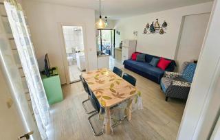 2 Bedroom Cozy Apartment In Vrbnik - 8