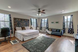 Charming 2BD - Billiards Near Lady Bird Lake & DT - 8