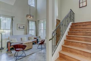 Charming 2BD - Billiards Near Lady Bird Lake & DT - 2