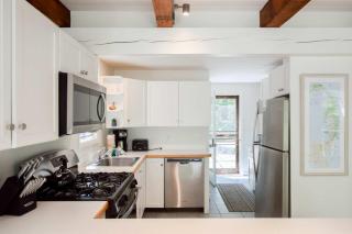 Private Location w Guest House - 5