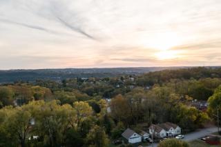 Pittsburgh 3BR House • TV • AC • Parking - 3