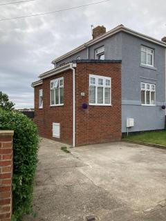 Entire modern home with sea views - 8