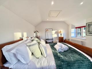 Holly Cottage - Countryside Charm - 1