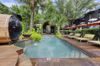 French-Garden Courtyard Retreat in Dallas - 7