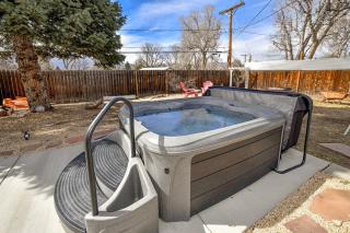 Family Perfect 4BR Home with Hot Tub, Pool Table, Fenced Yard, Cozy Fireplace, Mountain Views, Walkable Neighborhood, Near Parks, Dining, and Adventure - 7