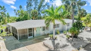 Walk to Beach and Cedars East Club Amenities - Pool, Tennis, Fitness Center - 4