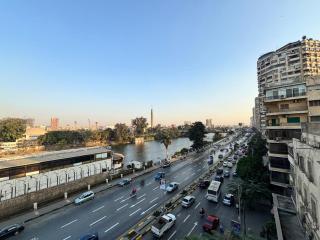 Spacious 4-Bedroom Nile View in Agouza - 1