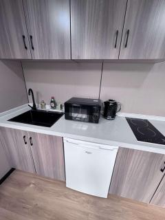 Glamping Pod with a Hot Tub in Orchard - 8