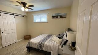 Broadview Lovely Apt Close to Beaches - 7