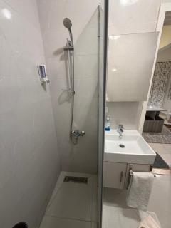 Entire Apartment with Garden - 5