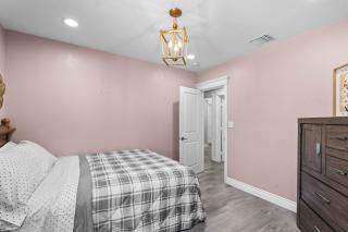 Wonderful Home Near Claremont! With Amazing Backyard! - 8