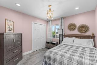 Wonderful Home Near Claremont! With Amazing Backyard! - 4