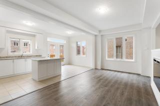 Modern 1BR Suite close to Toronto Airport - 4