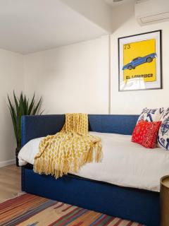 Barrio Casita - 2Bd, Central, Parking, EV Charging - 1