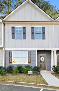 Electric & Vibrant Home Minutes from Downtown ATL - 6