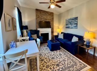 Beautiful 2 Bedroom Downtown Troy - 10 Years Host! - 8