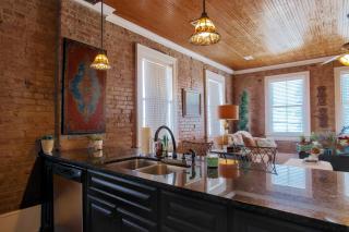 Riverview Condo - 1bed 1&5bath, Downtown Natchez, Washer & Dryer - 8