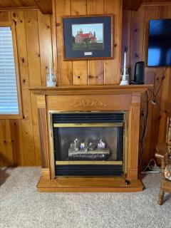 CabinSnowmobile TrailsIce FishingFireplace - 2