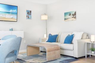 Siesta Key, Heated Pool, Dock on Lagoon, Turtle Beach 1 mile and Crescent Beach 2 miles, 1bdr - 3