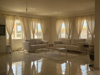 Detached villa with private pool in gated resort - 0