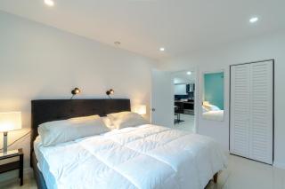 Beautiful, fully furnished 2bed 1bath house - 5 minute walk to Miracle Mile Downtown Coral Gables - 4