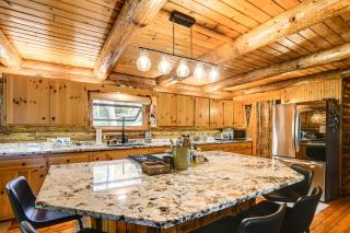 Private Beach! Lakefront Cabin in Panora - 7