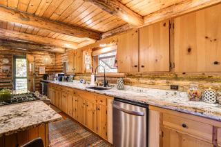 Private Beach! Lakefront Cabin in Panora - 2