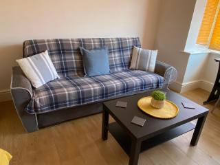 3 Beds house sleeps 5 Free Parking on drive London Romford PET friendly - 3
