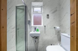 Lovely 5 Bed House in Barnet , home away from home - 7