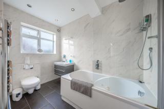 Lovely 5 Bed House in Barnet , home away from home - 4