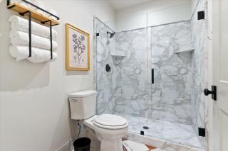 The Fox Room - Newly Built Downtown Midway Loft - 1