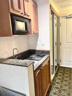 Bright & Comfy Double Queen Suite at Zermatt - 206 - 6