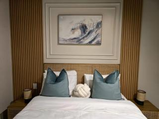 Sandton City Splendid Apartment 201 Back up power & water - 3