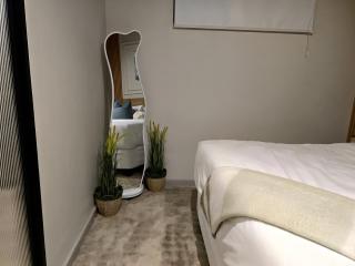 Sandton City Splendid Apartment 201 Back up power & water - 4