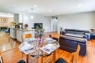 5 Mi to Lake Accotink Park Modern Home with Yard - 2