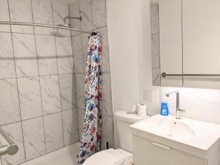 Stylish Central Condo - 7