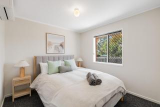 Charm in Leafy Centenary Heights! - 8